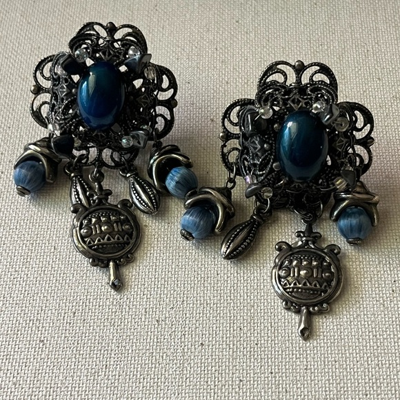 Jewelry - Vintage Filigree Blue Cabochon Dangle Clip-On Earrings